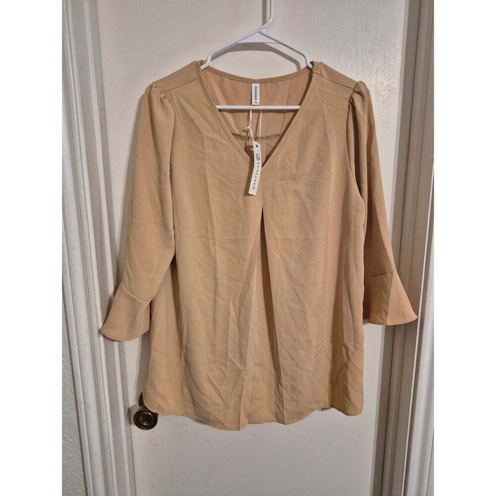 Funlingo 3/4 sleeve V neck Blouse size Medium-NWT